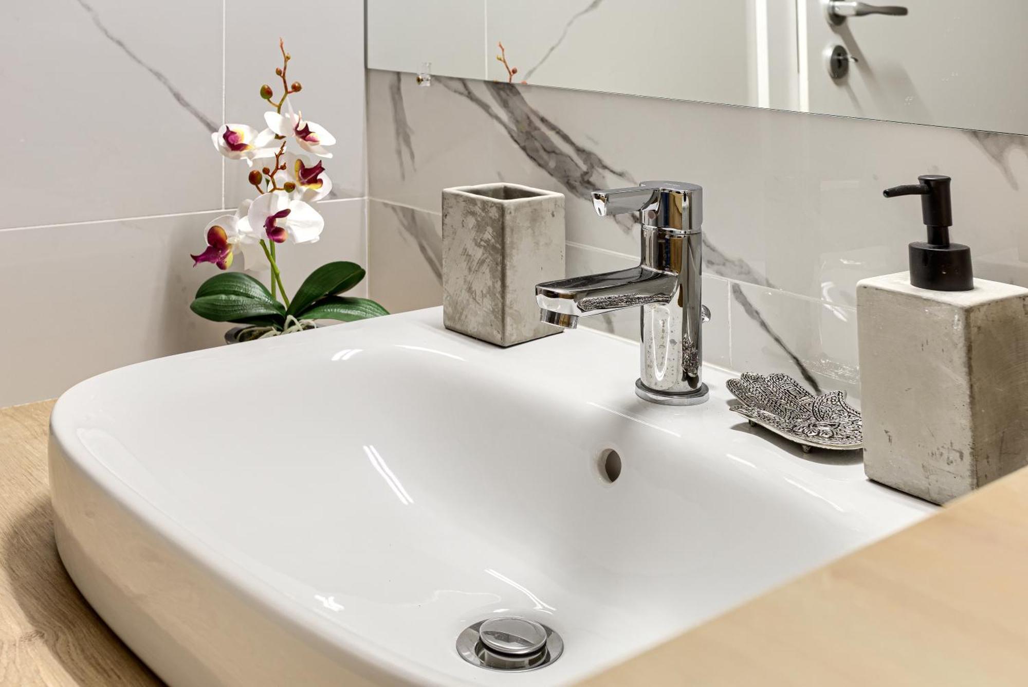 Ari Navy Apartment - High-End Residence Arad Bagian luar foto